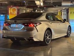 تۆیۆتا کامری